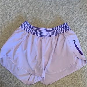 Lavender lululemon tracker v 4” shorts